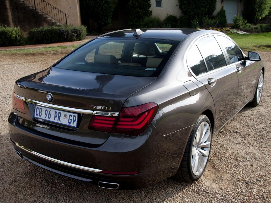  BMW 750i 2012 года  (ZA) (фото 4 из 15)